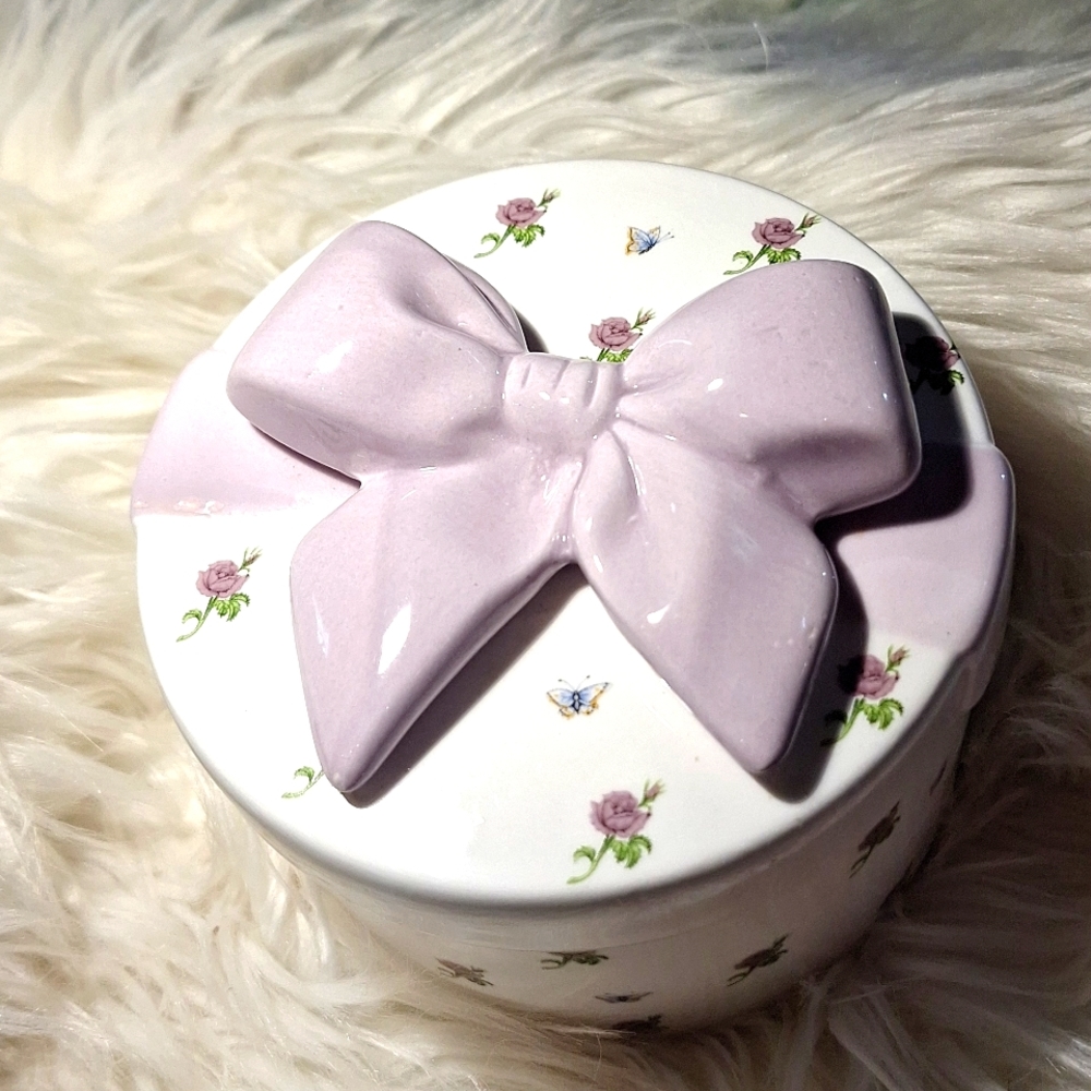 Teleflora trinket/jewelry/money holder.
